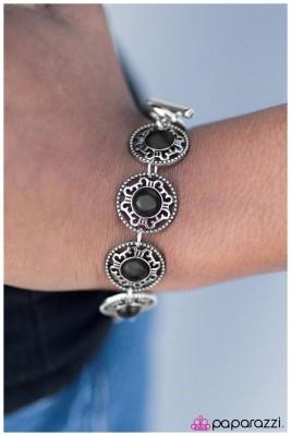 Always In Fashion - Black